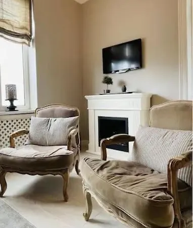 6 Pers- Hellerup- & Shopping 100 M-