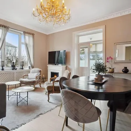 6 Pers- Hellerup- & Shopping 100 M- Apartment *