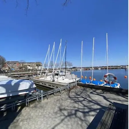 6 Pers- Hellerup- & Shopping 100 M- Hellerup