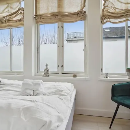 6 Pers- Hellerup- & Shopping 100 M- Apartment Hellerup