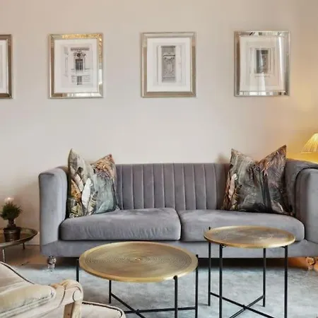 6 Pers- Hellerup- & Shopping 100 M-