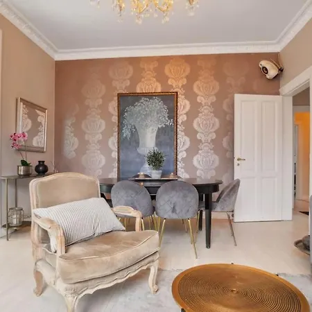 6 Pers- Hellerup- & Shopping 100 M- Apartman