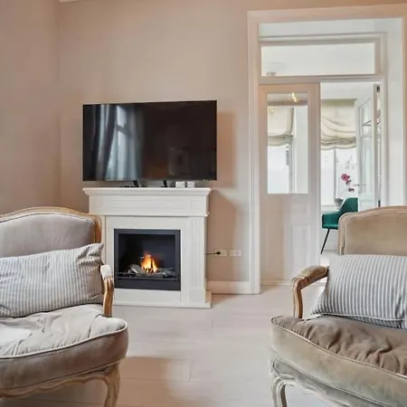 6 Pers- Hellerup- & Shopping 100 M- Apartment Hellerup