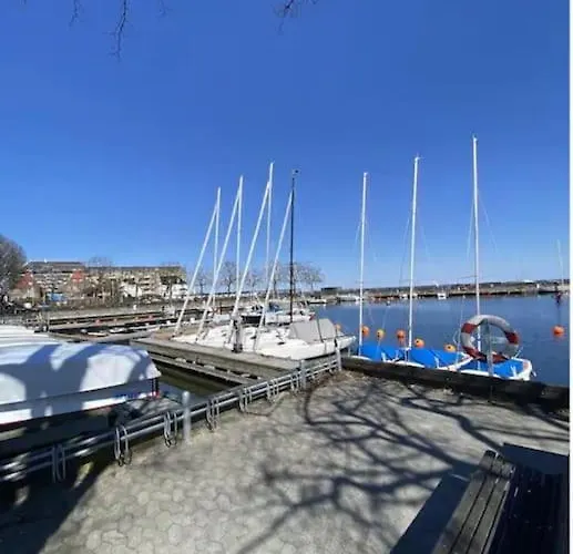 6 Pers- Hellerup- & Shopping 100 M- Hellerup